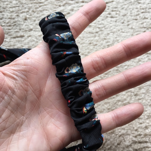 URBAN OUTFITTERS Headband - Picture 3 of 3
